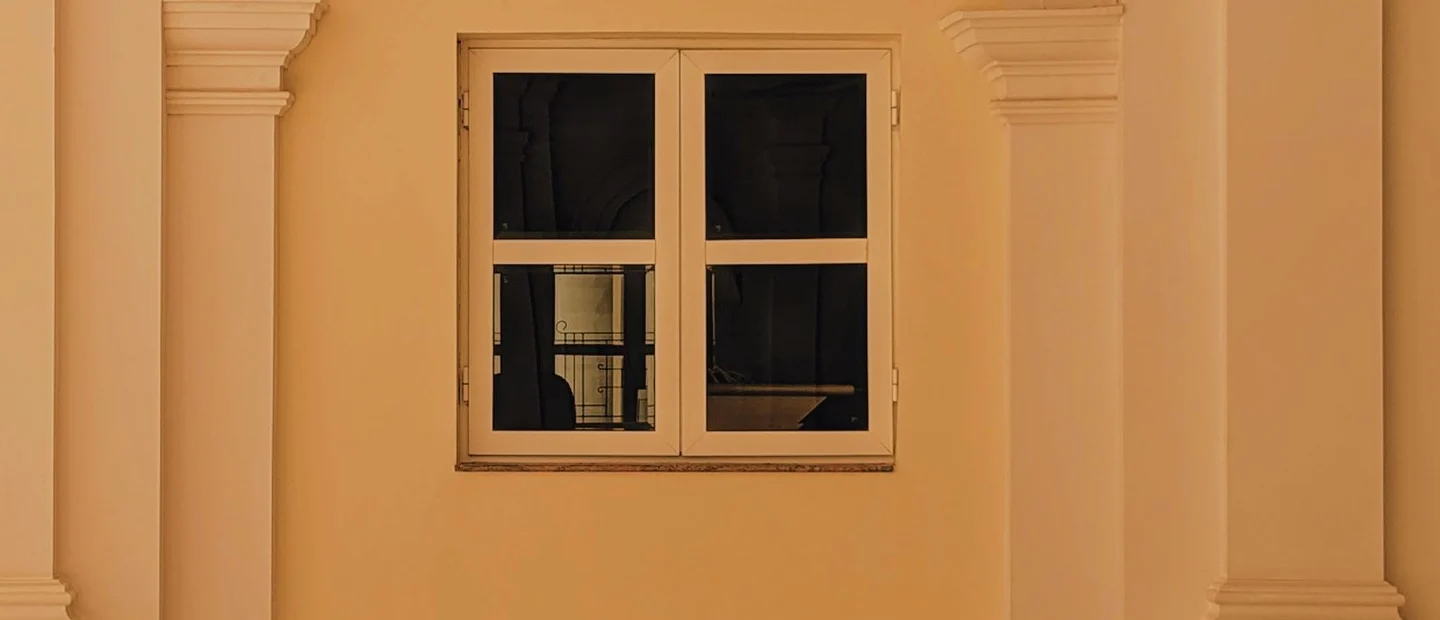 Détail d’une ouverture sous une arche